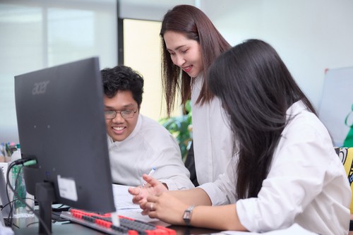 Team collaboration meeting